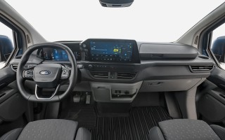 102_Ford_Transit_vidus.jpg